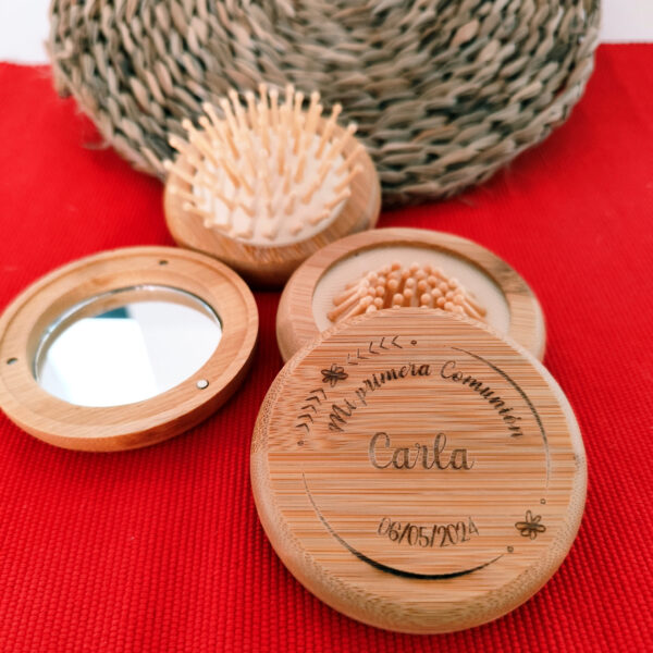 Espejo con peine personalizado, perfecto para bodas, bautizos, comuniones y eventos especiales.